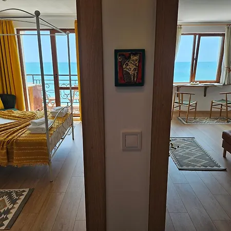 Cotty , Complex Carpe Diem Balchik, Free Parking & Swimming Pool Apartament *