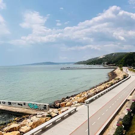 Cotty , Complex Carpe Diem Balchik, Free Parking & Swimming Pool Апартамент Балчик
