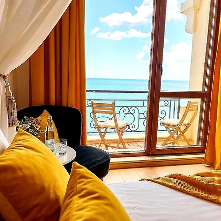 Διαμέρισμα Cotty , Complex Carpe Diem Balchik, Free Parking & Swimming Pool