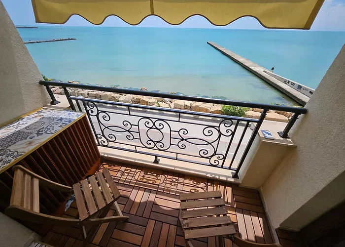 Cotty, Complex Carpe Diem * بالشيك