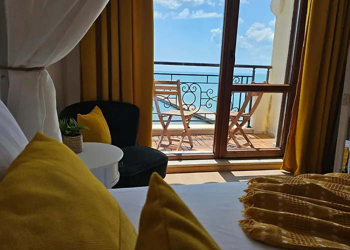 شقة Cotty, Complex Carpe Diem *